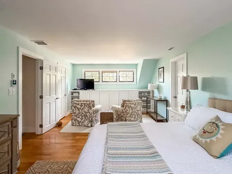 28 Deacon Vincent Way Edgartown MA 02539