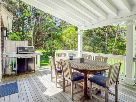 28 Deacon Vincent Way Edgartown MA 02539