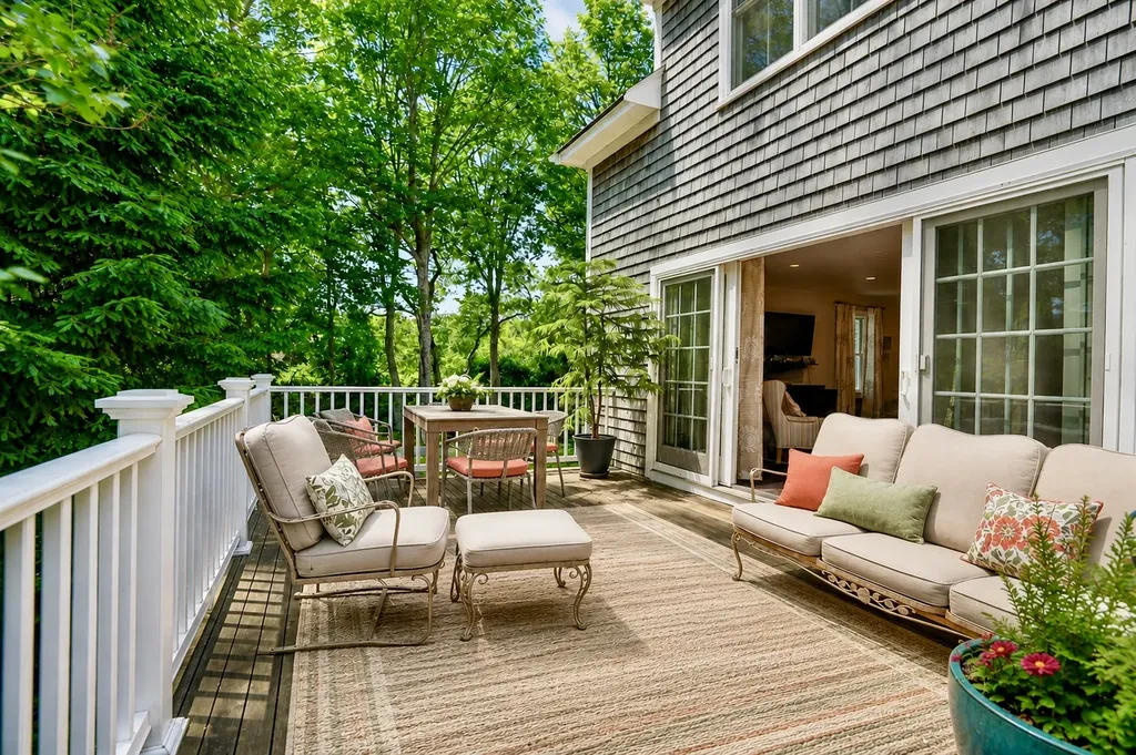 41 & 0 Cook Road Vineyard Haven MA 02568