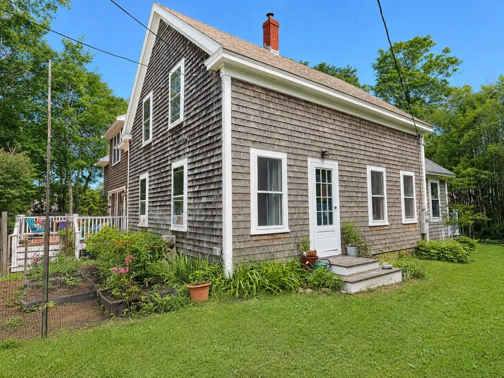 41 & 0 Cook Road Vineyard Haven MA 02568
