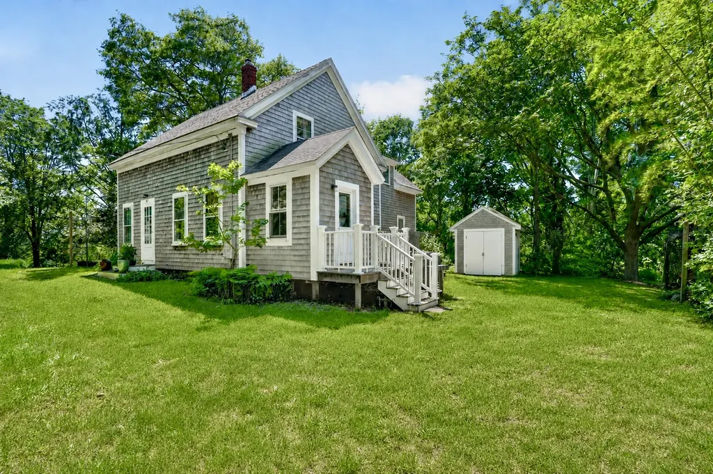 41 & 0 Cook Road Vineyard Haven MA 02568