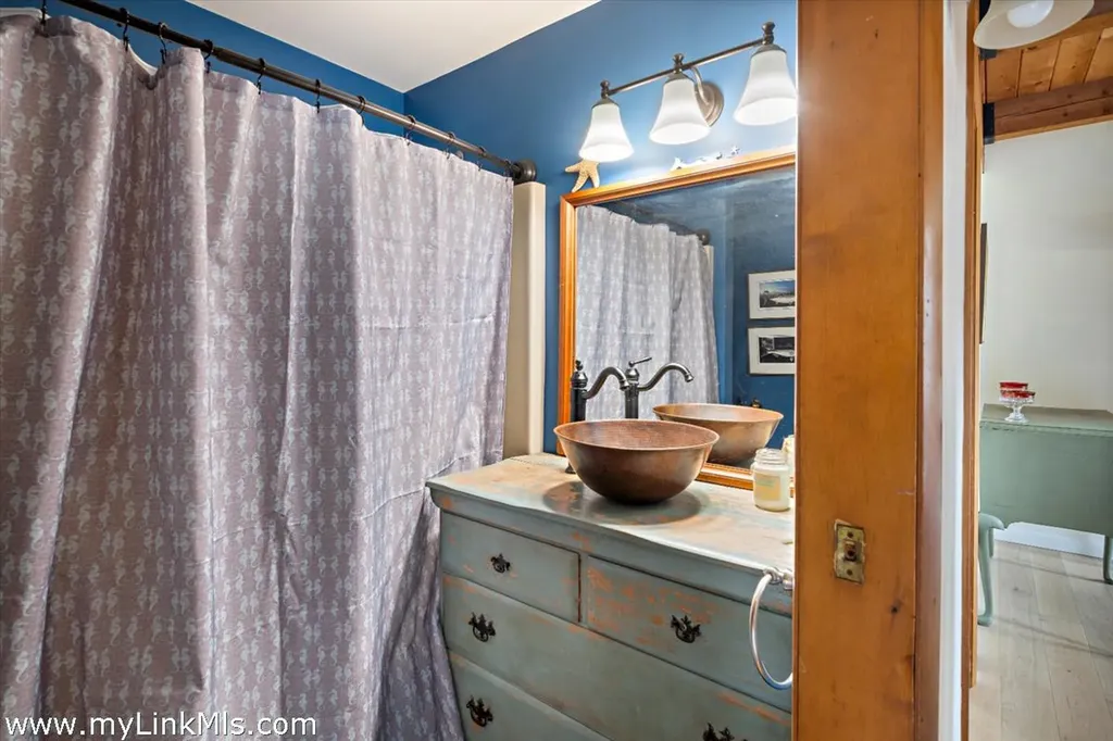 99 Old Purchase Road Edgartown MA 02539