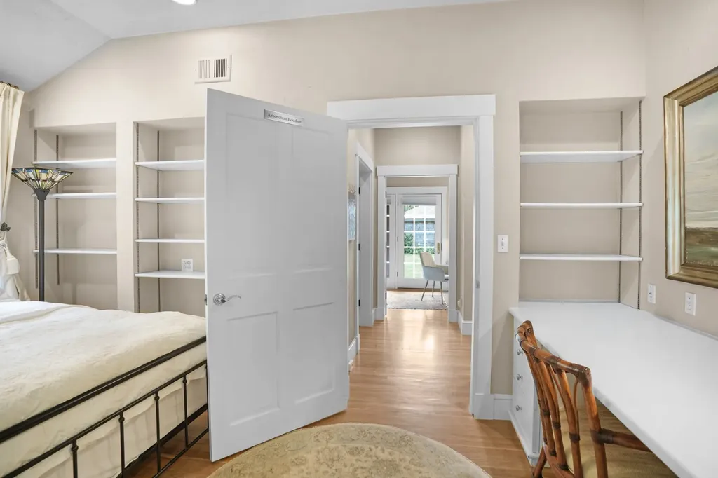 300 North Road/18 Belhaven Way Chilmark MA 02535