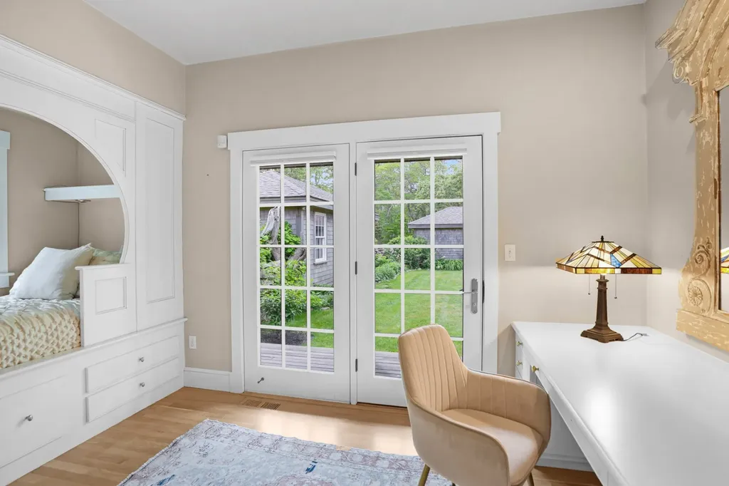 300 North Road/18 Belhaven Way Chilmark MA 02535