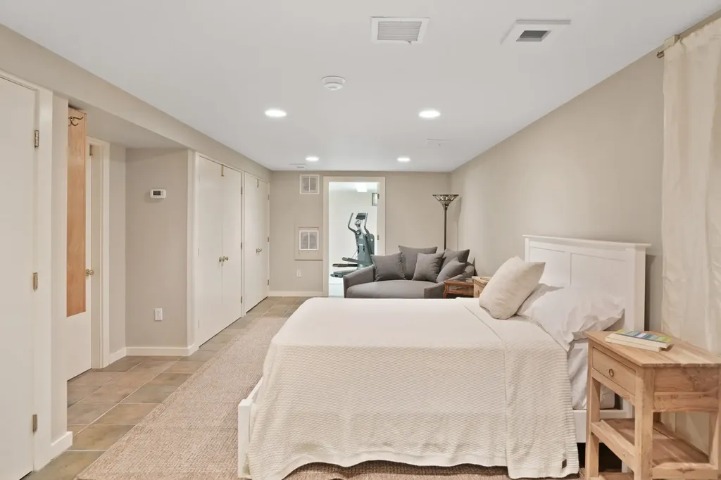 300 North Road/18 Belhaven Way Chilmark MA 02535