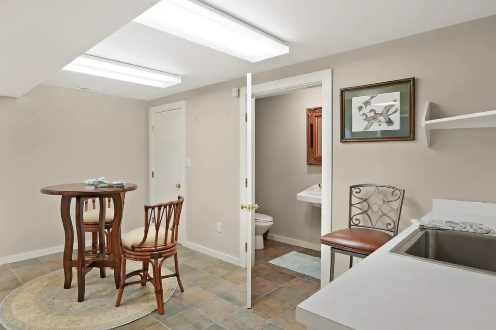300 North Road/18 Belhaven Way Chilmark MA 02535