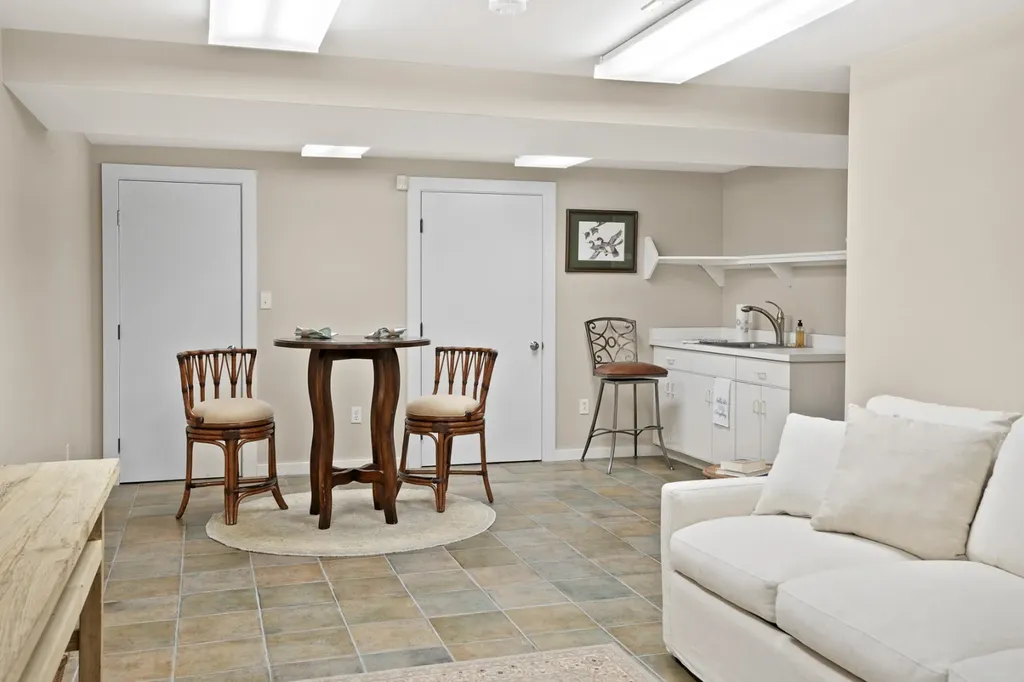 300 North Road/18 Belhaven Way Chilmark MA 02535