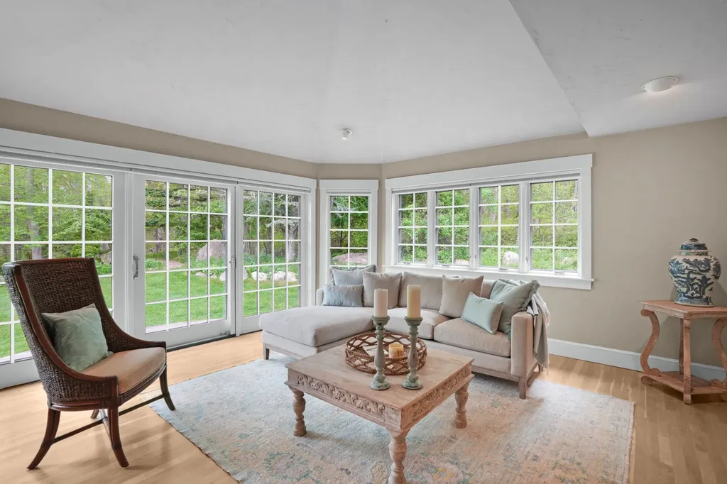 300 North Road/18 Belhaven Way Chilmark MA 02535