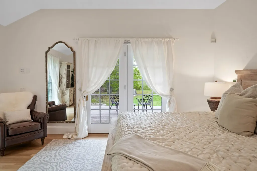 300 North Road/18 Belhaven Way Chilmark MA 02535
