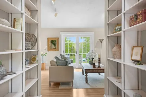 300 North Road/18 Belhaven Way Chilmark MA 02535