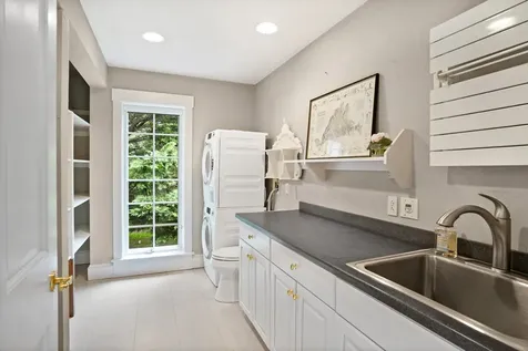 300 North Road/18 Belhaven Way Chilmark MA 02535