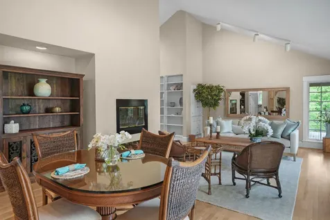 300 North Road/18 Belhaven Way Chilmark MA 02535