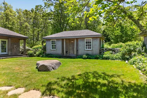 300 North Road/18 Belhaven Way Chilmark MA 02535