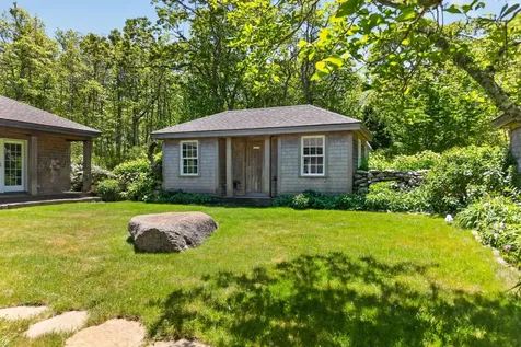 300 North Road/18 Belhaven Way Chilmark MA 02535