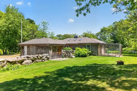 300 North Road/18 Belhaven Way Chilmark MA 02535