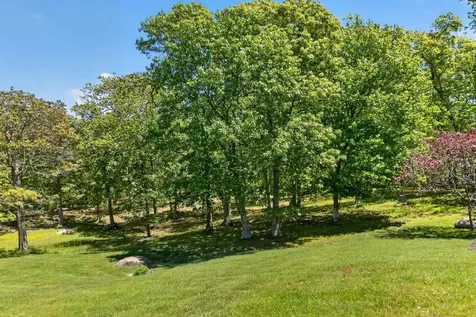 300 North Road/18 Belhaven Way Chilmark MA 02535