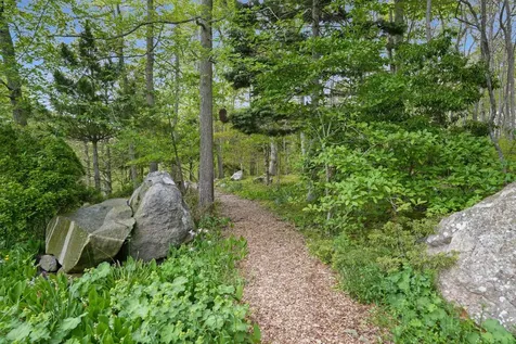 300 North Road/18 Belhaven Way Chilmark MA 02535