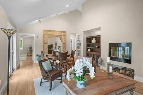 300 North Road/18 Belhaven Way Chilmark MA 02535