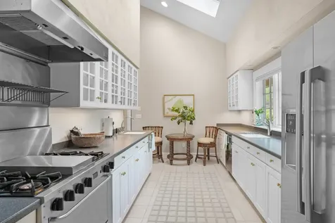300 North Road/18 Belhaven Way Chilmark MA 02535