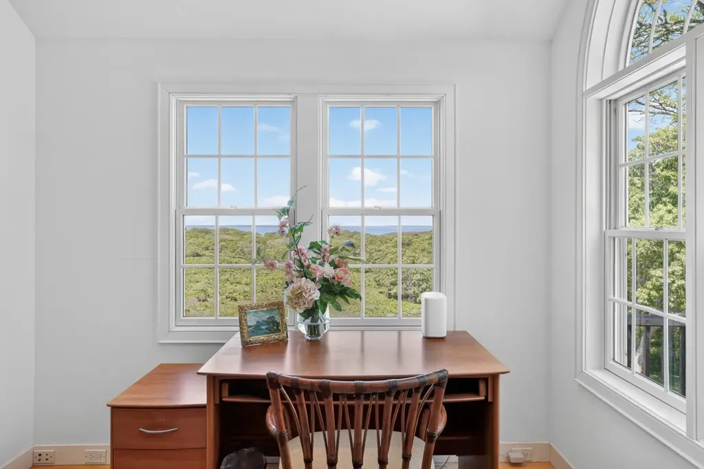 49 Gosnolds Way Chilmark MA 02535