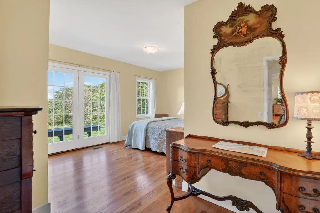 49 Gosnolds Way Chilmark MA 02535