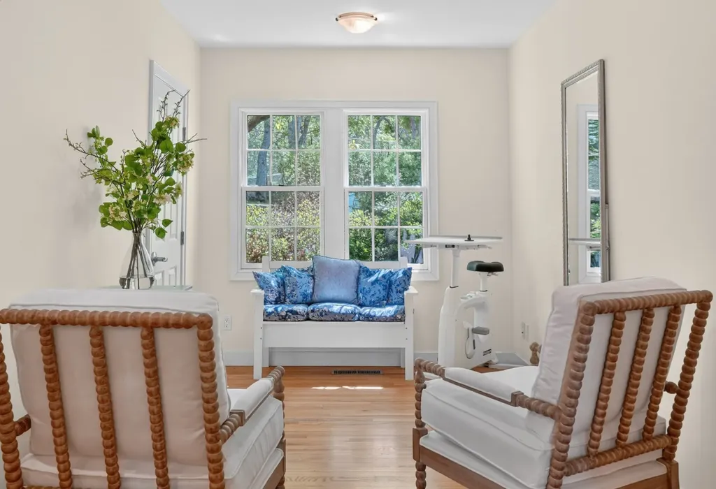49 Gosnolds Way Chilmark MA 02535