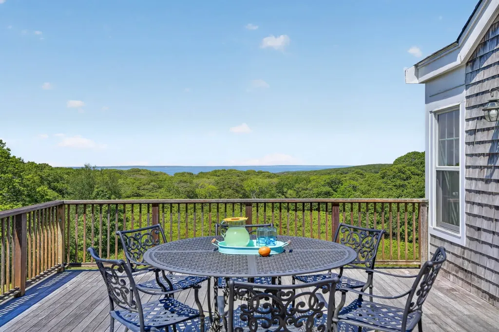 49 Gosnolds Way Chilmark MA 02535