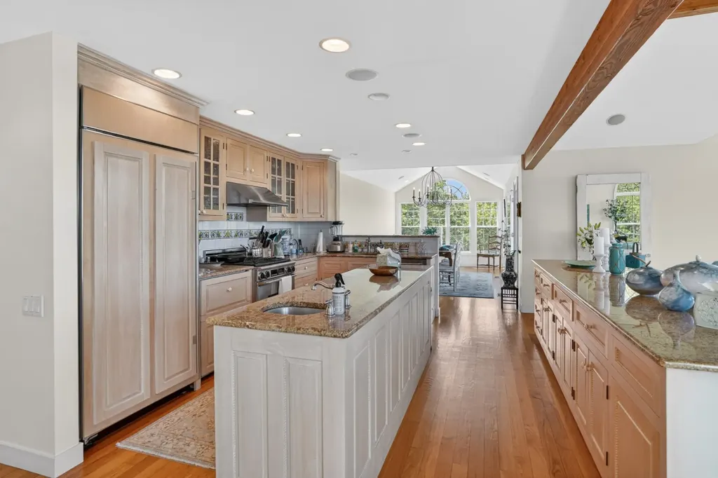 49 Gosnolds Way Chilmark MA 02535