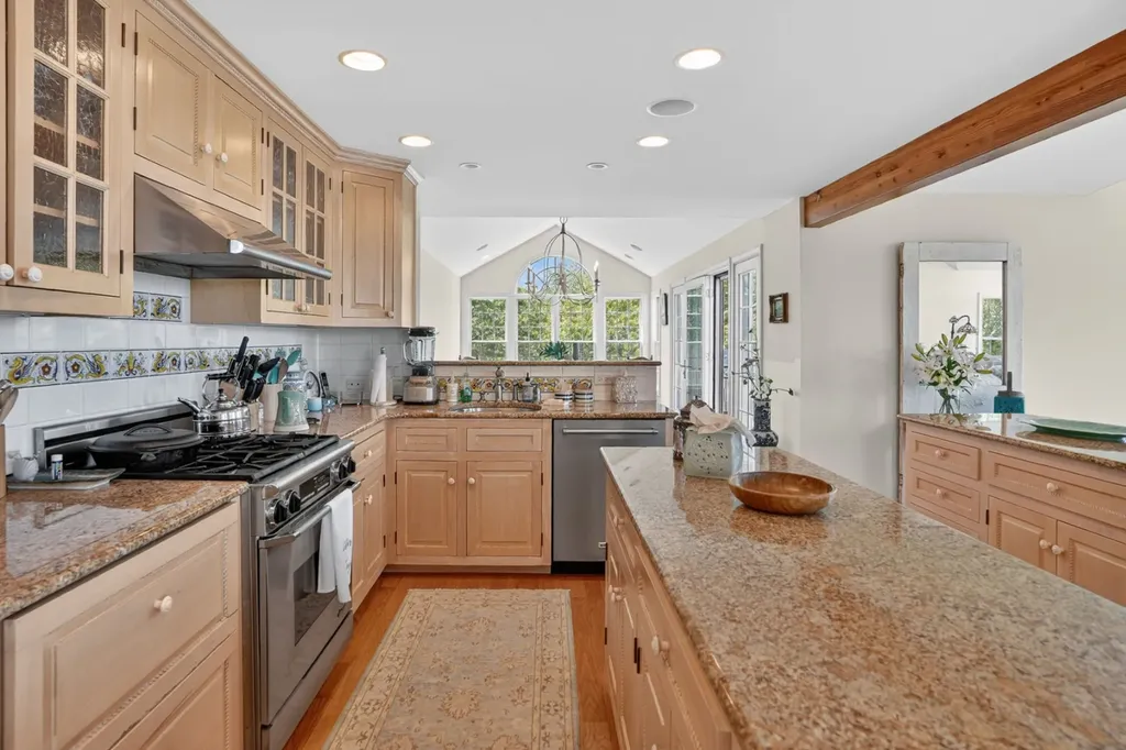 49 Gosnolds Way Chilmark MA 02535