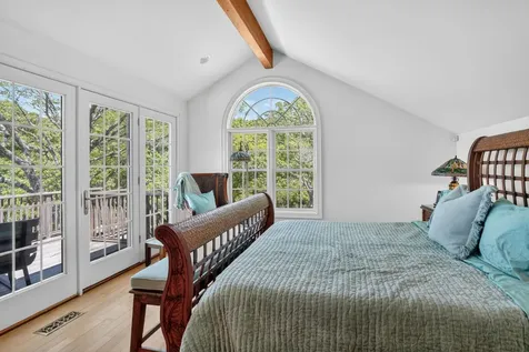 49 Gosnolds Way Chilmark MA 02535