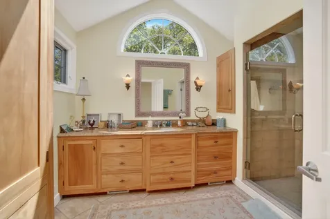 49 Gosnolds Way Chilmark MA 02535