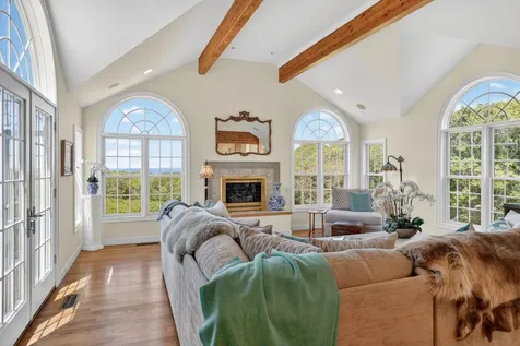 49 Gosnolds Way Chilmark MA 02535