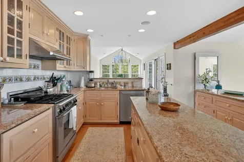 49 Gosnolds Way Chilmark MA 02535