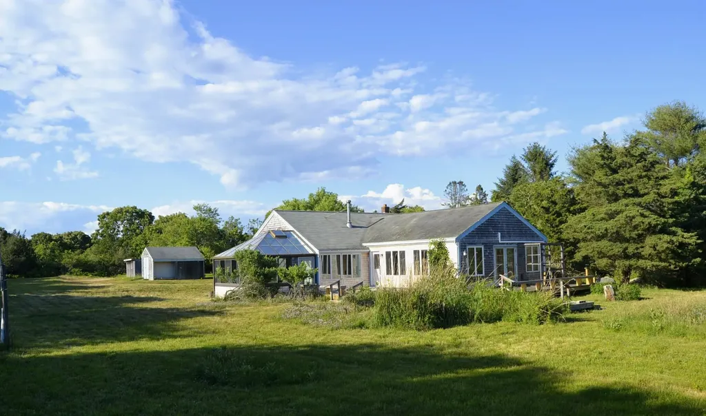 29 Scotchmans Lane West Tisbury MA 02575