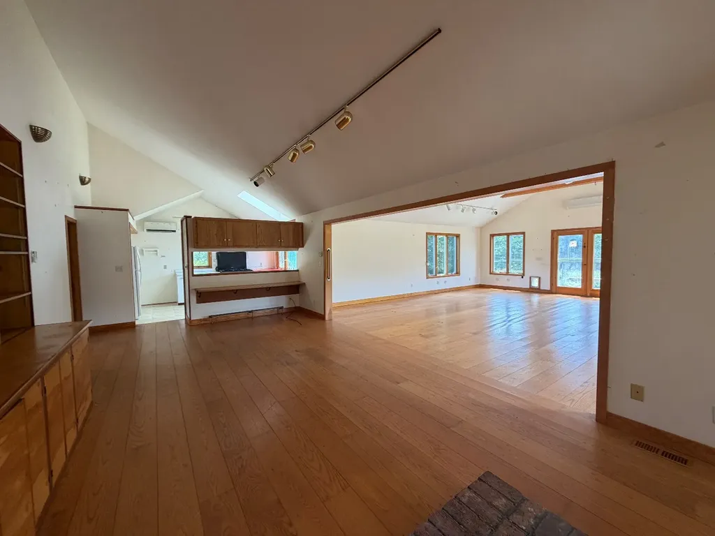 29 Scotchmans Lane West Tisbury MA 02575