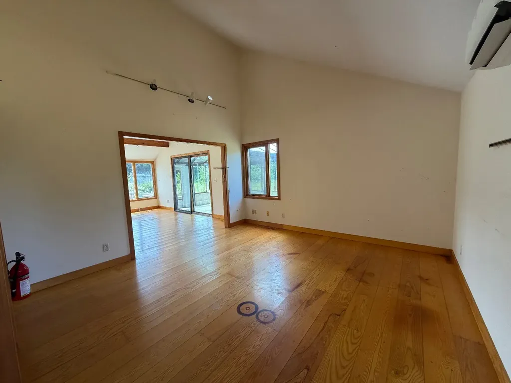 29 Scotchmans Lane West Tisbury MA 02575