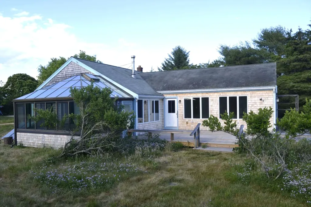 29 Scotchmans Lane West Tisbury MA 02575