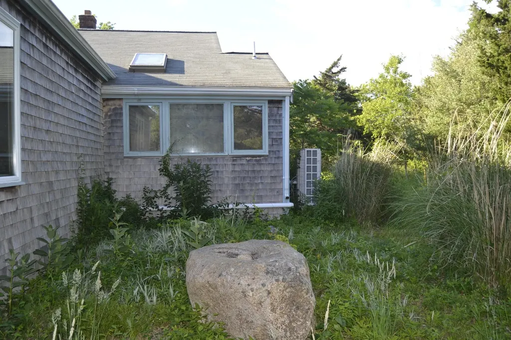 29 Scotchmans Lane West Tisbury MA 02575
