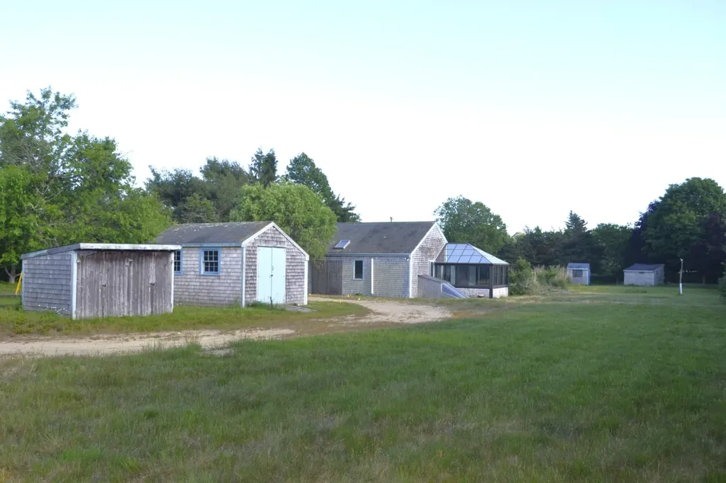 29 Scotchmans Lane West Tisbury MA 02575