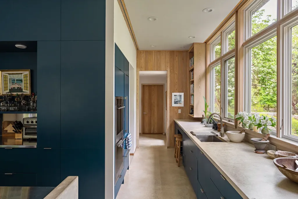 35 South Bowl Road Chilmark MA 02535
