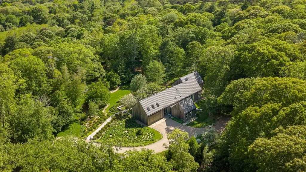 35 South Bowl Road Chilmark MA 02535