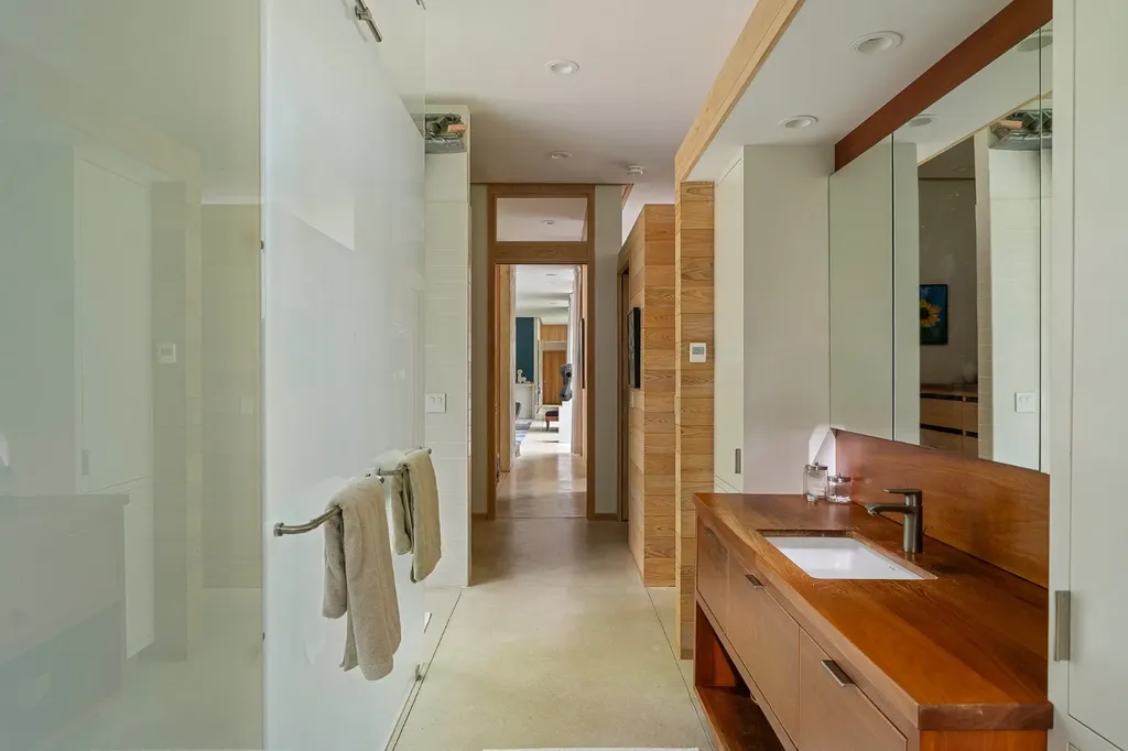 35 South Bowl Road Chilmark MA 02535