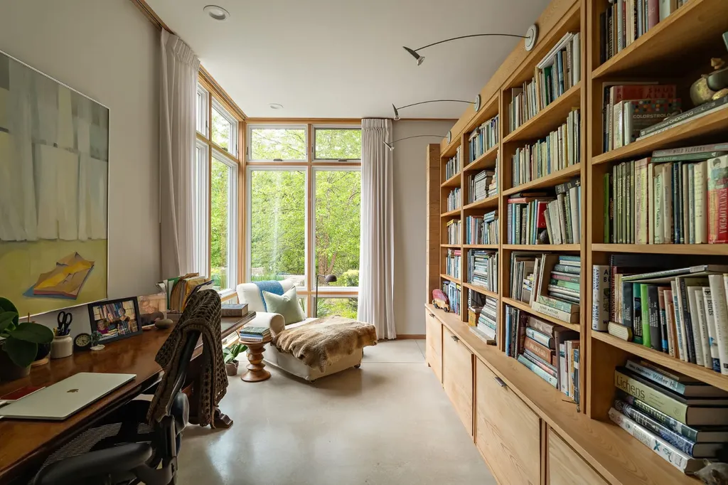 35 South Bowl Road Chilmark MA 02535