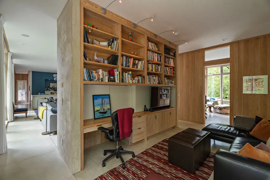 35 South Bowl Road Chilmark MA 02535