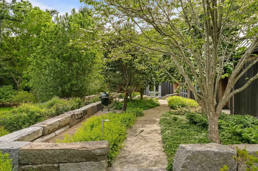 35 South Bowl Road Chilmark MA 02535