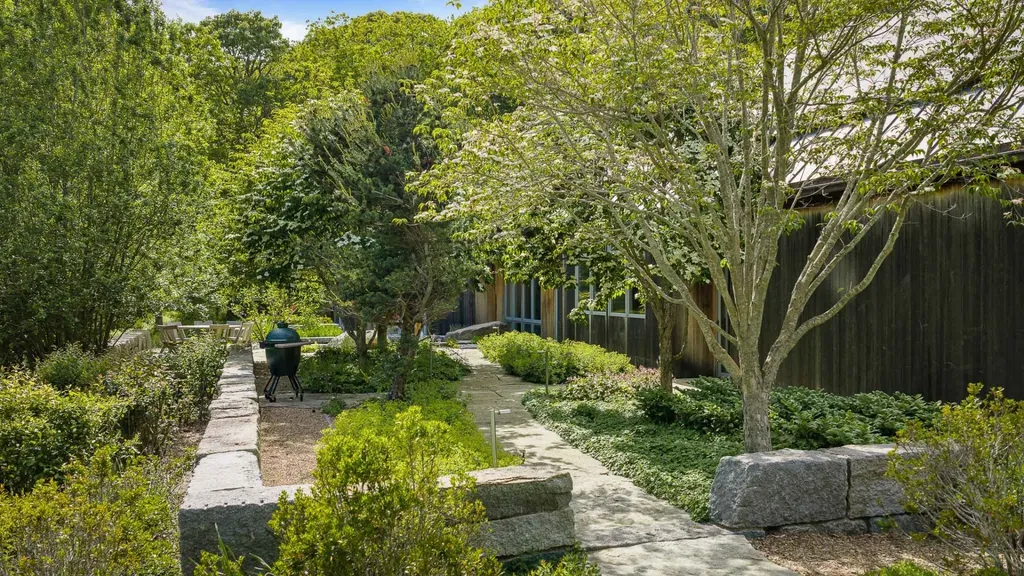 35 South Bowl Road Chilmark MA 02535
