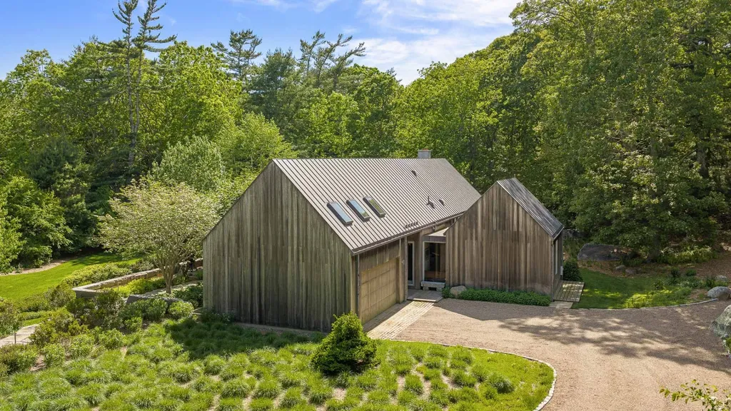 35 South Bowl Road Chilmark MA 02535