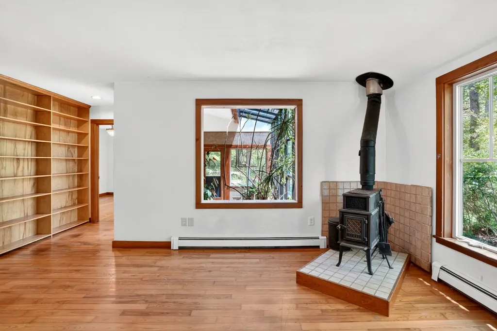 4 Rock Pond Road West Tisbury MA 02575