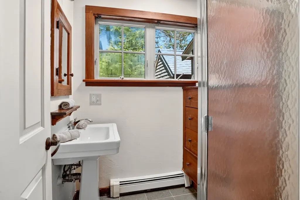 4 Rock Pond Road West Tisbury MA 02575