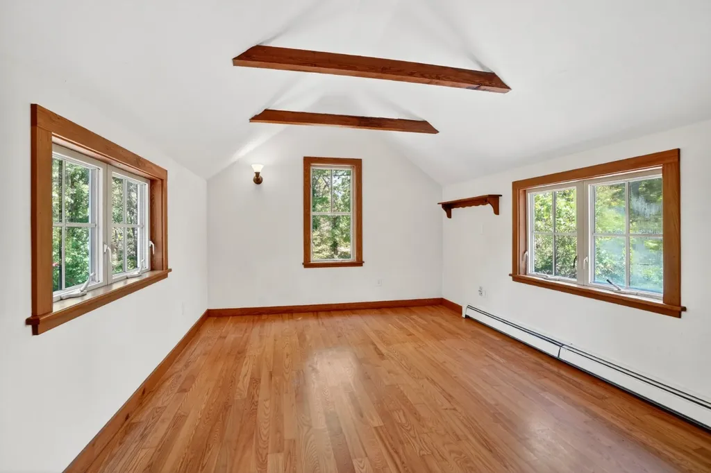 4 Rock Pond Road West Tisbury MA 02575